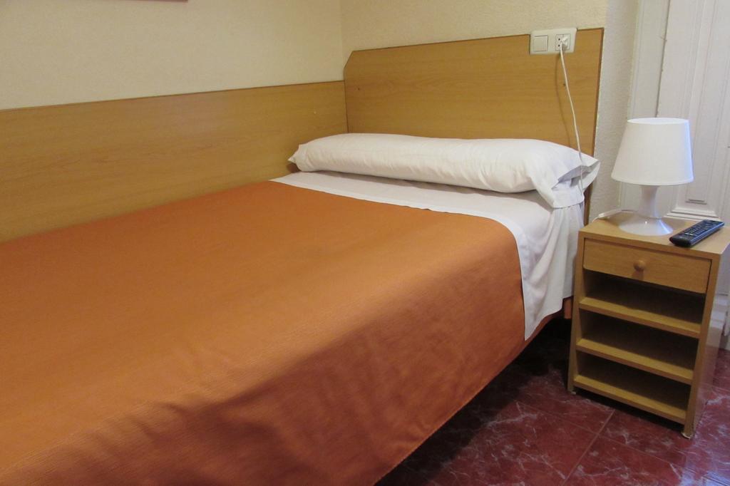 Hostal Prim Мадрид Экстерьер фото