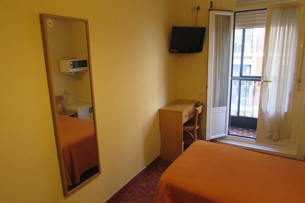 Hostal Prim Мадрид Экстерьер фото