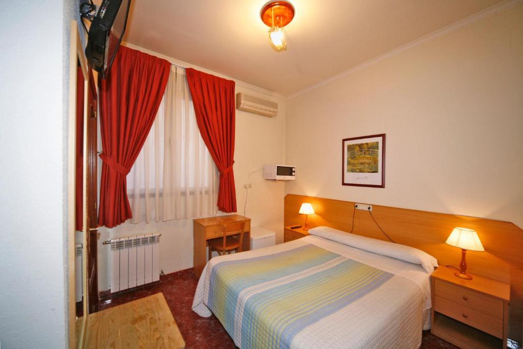 Hostal Prim Мадрид Экстерьер фото